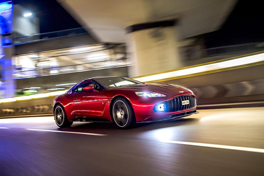  Aston Martin Vanquish Zagato 2017 года  (UK) (фото 4 из 43)